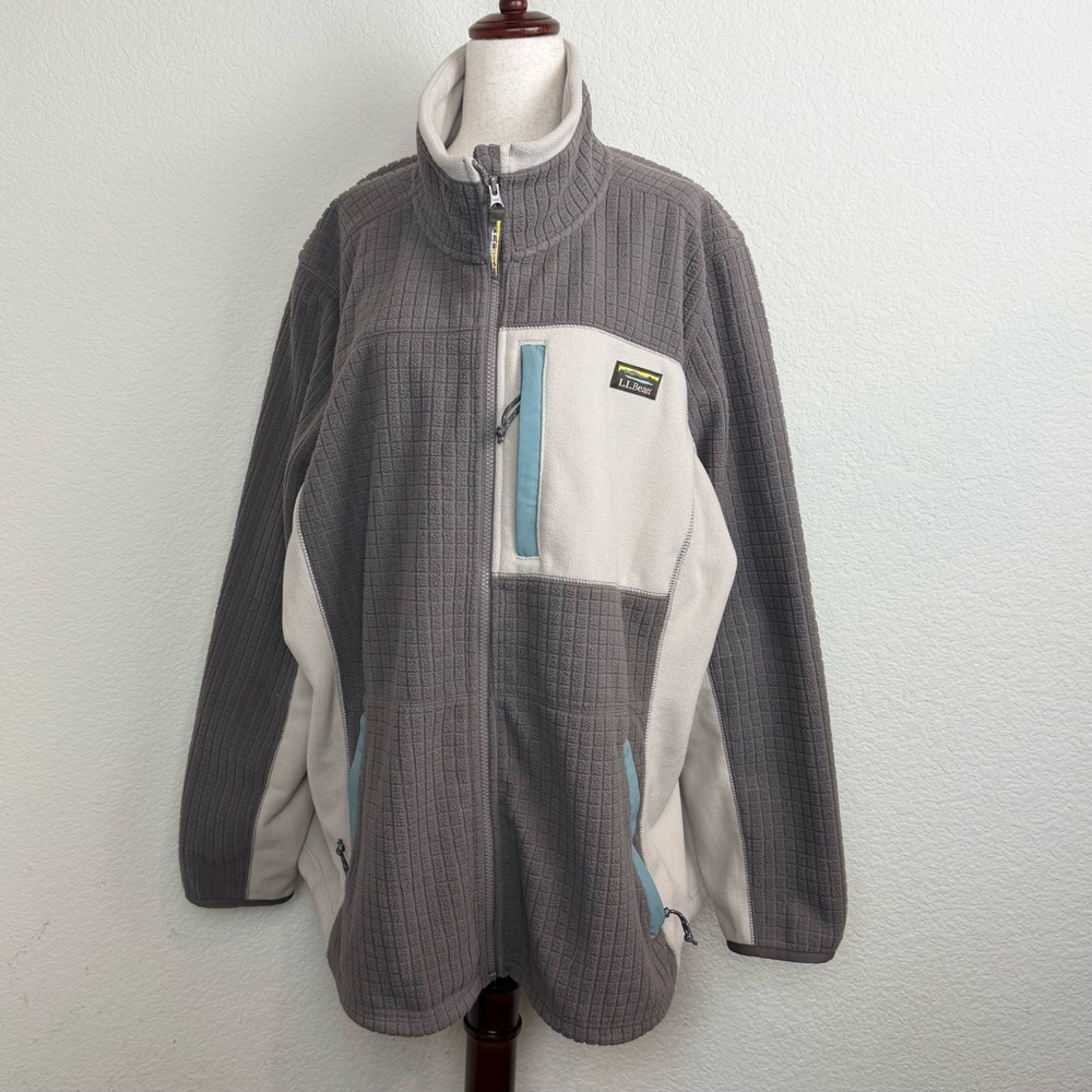 L.L. Bean Mountain Classic Windproof
Quarter Zip Fleece Pullover